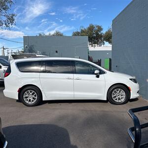 2022 Chrysler Voyager LX - Photo 9 - Albuquerque, NM 87107