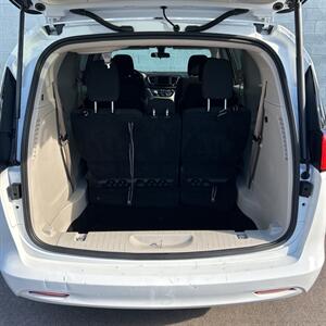 2022 Chrysler Voyager LX - Photo 12 - Albuquerque, NM 87107