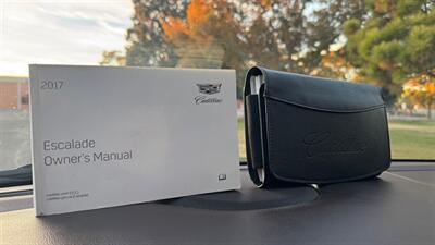 2017 Cadillac Escalade Luxury   - Photo 21 - Albuquerque, NM 87107