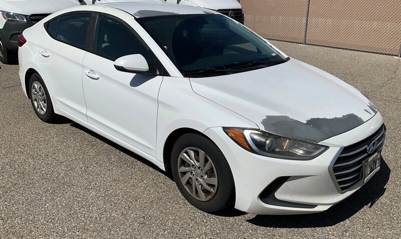 2017 Hyundai Elantra SE   - Photo 1 - Albuquerque, NM 87107