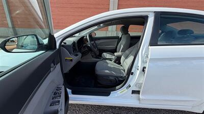 2017 Hyundai Elantra SE   - Photo 15 - Albuquerque, NM 87107