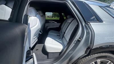 2024 Cadillac LYRIQ Luxury 2   - Photo 18 - Albuquerque, NM 87107