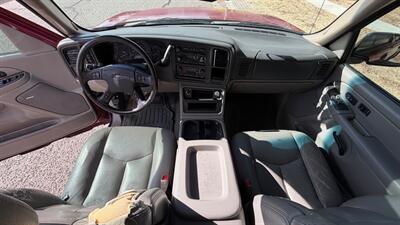 2006 Chevrolet Avalanche 2500 2500 LT 8.1L 4X4   - Photo 13 - Albuquerque, NM 87107