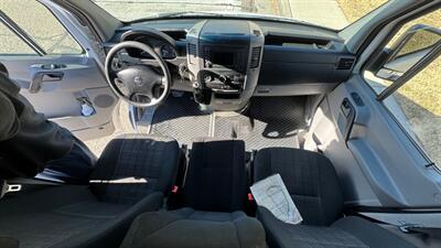 2014 Freightliner Sprinter 2500 Cargo High Roof w/144 " WB Van 3D - Photo 16 - Albuquerque, NM 87107