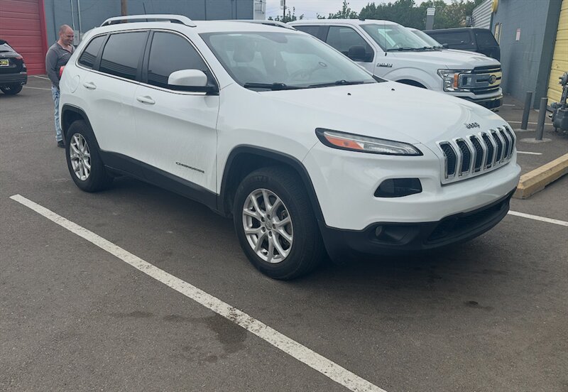 2017 Jeep Cherokee Latitude   - Photo 1 - Albuquerque, NM 87107