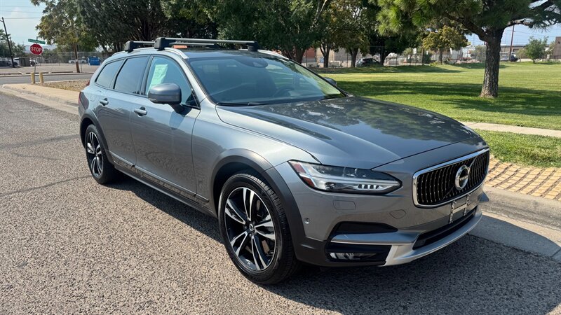 2018 Volvo V90 Cross Country T5 - Photo 1 - Albuquerque, NM 87107