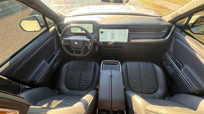 2023 Rivian R1S Adventure Quad   - Photo 17 - Albuquerque, NM 87107