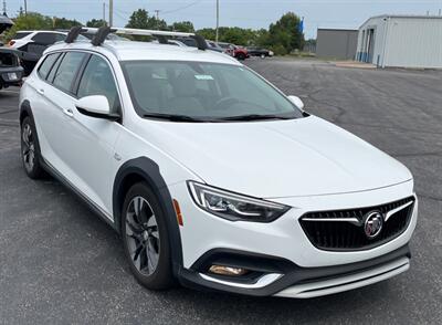 2018 Buick Regal Essence   - Photo 1 - Albuquerque, NM 87107