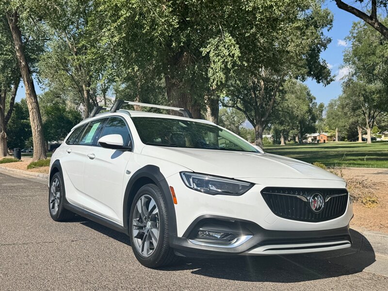 2018 Buick Regal Essence  