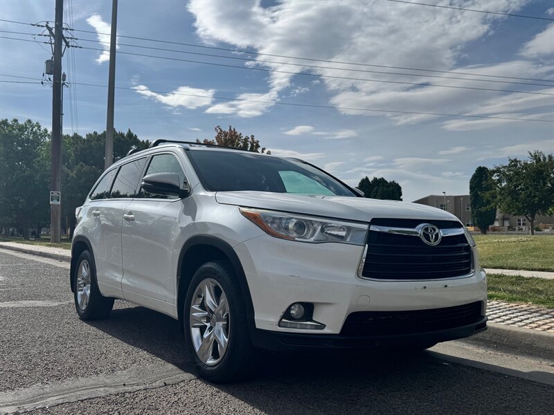 2015 Toyota Highlander Limited AWD - Photo 1 - Albuquerque, NM 87107