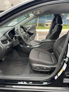 2023 Chevrolet Malibu LT   - Photo 9 - Albuquerque, NM 87110