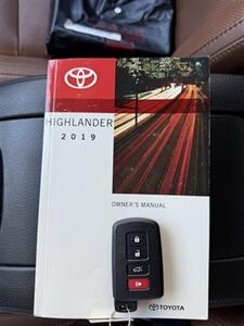 2019 Toyota Highlander Limited   - Photo 14 - Albuquerque, NM 87110