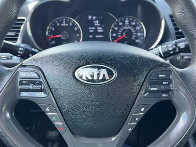 2017 Kia Forte5 LX   - Photo 17 - Albuquerque, NM 87110