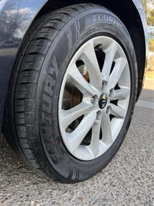 2017 Kia Forte5 LX   - Photo 23 - Albuquerque, NM 87110