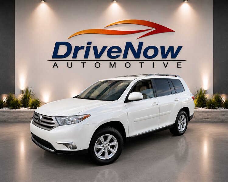 2012 Toyota Highlander SE   - Photo 1 - Albuquerque, NM 87110