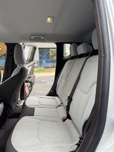 2015 Jeep Renegade Latitude   - Photo 16 - Albuquerque, NM 87110