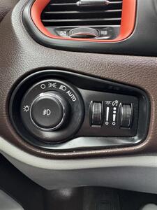 2015 Jeep Renegade Latitude   - Photo 19 - Albuquerque, NM 87110
