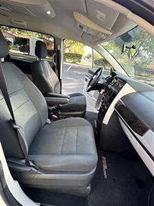 2010 Dodge Grand Caravan SXT   - Photo 12 - Albuquerque, NM 87110