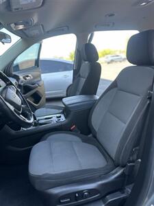 2018 Chevrolet Traverse LT Cloth   - Photo 9 - Albuquerque, NM 87110