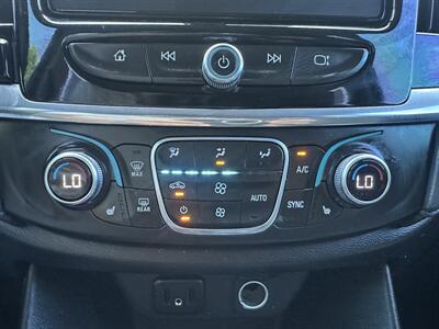 2018 Chevrolet Traverse LT Cloth   - Photo 15 - Albuquerque, NM 87110