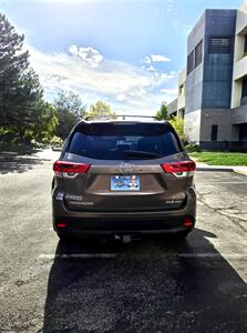 2018 Toyota Highlander XLE   - Photo 9 - Albuquerque, NM 87110