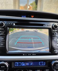 2018 Toyota Highlander XLE   - Photo 14 - Albuquerque, NM 87110