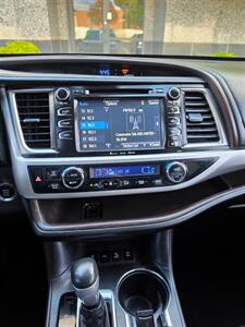 2018 Toyota Highlander XLE   - Photo 13 - Albuquerque, NM 87110