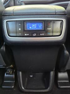 2018 Toyota Highlander XLE   - Photo 16 - Albuquerque, NM 87110