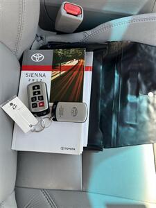 2017 Toyota Sienna XLE Premium 7-Passenger   - Photo 14 - Albuquerque, NM 87110