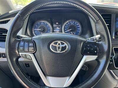 2017 Toyota Sienna XLE Premium 7-Passenger   - Photo 17 - Albuquerque, NM 87110