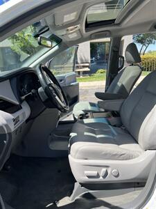 2017 Toyota Sienna XLE Premium 7-Passenger   - Photo 9 - Albuquerque, NM 87110