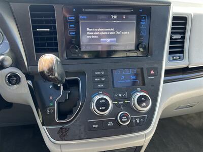2017 Toyota Sienna XLE Premium 7-Passenger   - Photo 12 - Albuquerque, NM 87110
