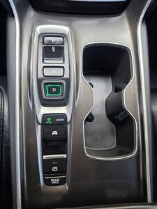 2022 Honda Accord Hybrid Sport   - Photo 15 - Albuquerque, NM 87110