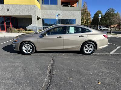 2022 Chevrolet Malibu LT   - Photo 3 - Albuquerque, NM 87110