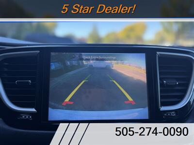 2023 Chrysler Pacifica Touring L   - Photo 12 - Albuquerque, NM 87110