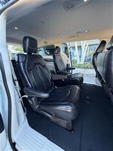 2023 Chrysler Pacifica Touring L   - Photo 17 - Albuquerque, NM 87110