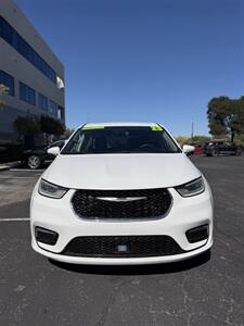 2023 Chrysler Pacifica Touring L   - Photo 7 - Albuquerque, NM 87110