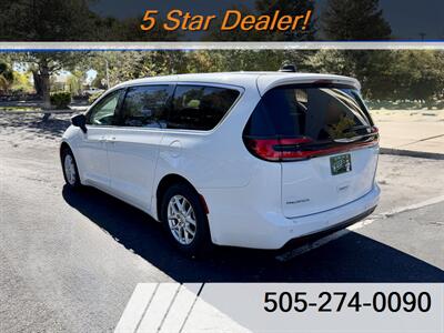 2023 Chrysler Pacifica Touring L   - Photo 5 - Albuquerque, NM 87110