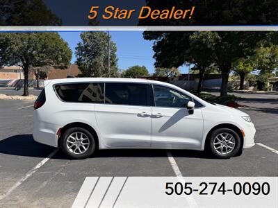 2023 Chrysler Pacifica Touring L   - Photo 4 - Albuquerque, NM 87110