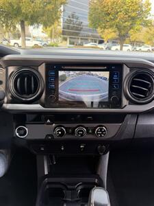 2017 Toyota Tacoma TRD Sport   - Photo 13 - Albuquerque, NM 87110