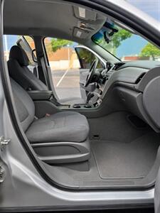 2017 Chevrolet Traverse LS   - Photo 17 - Albuquerque, NM 87110