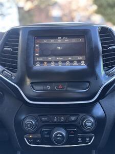 2020 Jeep Cherokee Latitude   - Photo 12 - Albuquerque, NM 87110