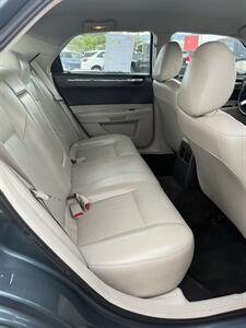 2006 Chrysler 300 Touring   - Photo 13 - Albuquerque, NM 87110