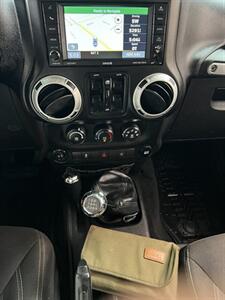 2014 Jeep Wrangler Unlimited Rubicon   - Photo 11 - Albuquerque, NM 87110