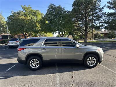 2018 Chevrolet Traverse LT Cloth   - Photo 3 - Albuquerque, NM 87110