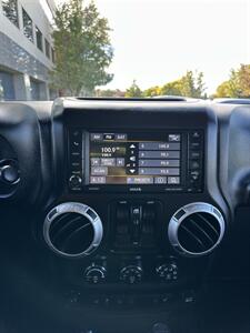 2013 Jeep Wrangler Unlimited Sahara   - Photo 12 - Albuquerque, NM 87110