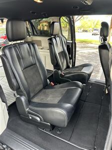 2019 Dodge Grand Caravan SXT   - Photo 16 - Albuquerque, NM 87110