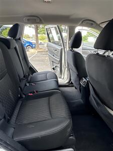 2017 Nissan Rogue SV   - Photo 15 - Albuquerque, NM 87110