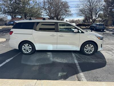 2017 Kia Sedona LX   - Photo 4 - Albuquerque, NM 87110