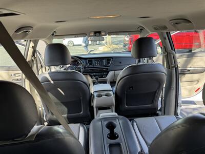 2017 Kia Sedona LX   - Photo 23 - Albuquerque, NM 87110